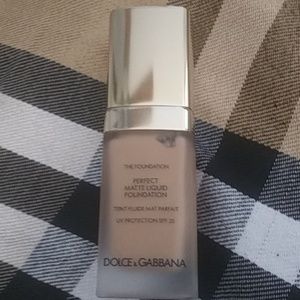 Dolce and gabbana perfect matte liquid foundation
